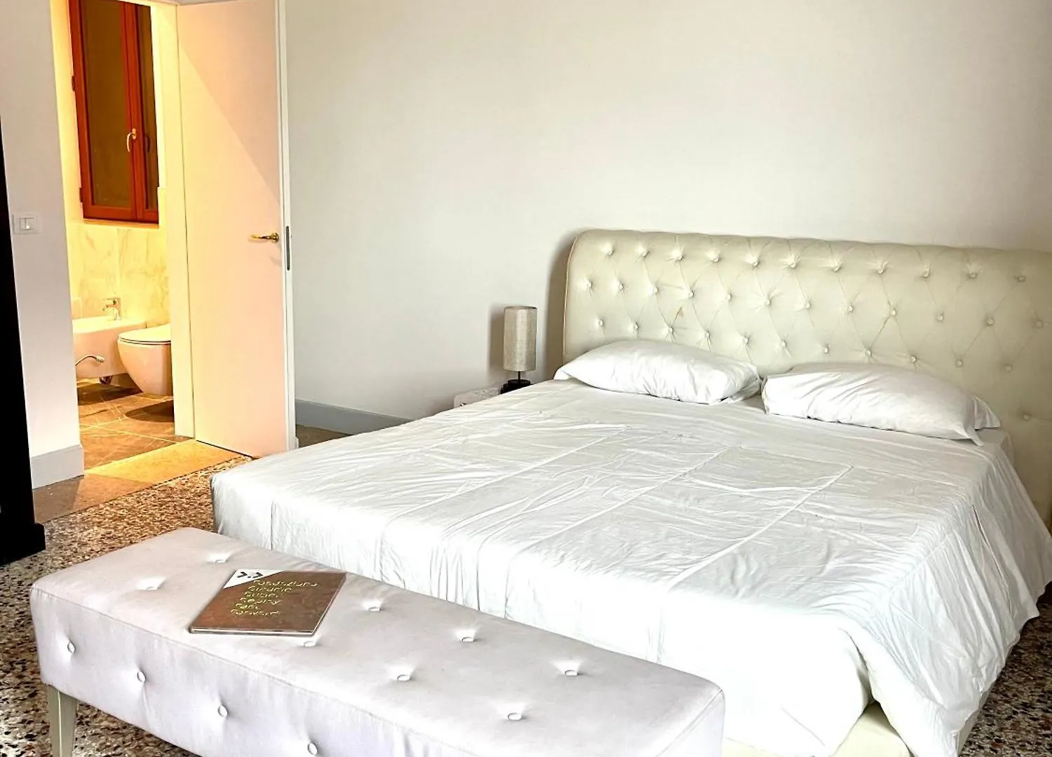 The B Collection - San Marco Riva Schiavoni Apartment Venice 0*,  Italy